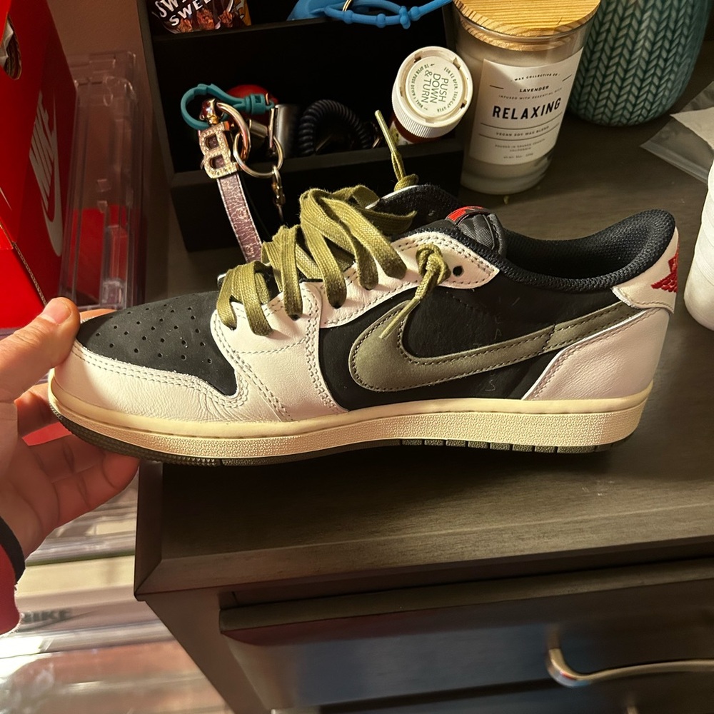 Travis Scott Jordan 1 lows